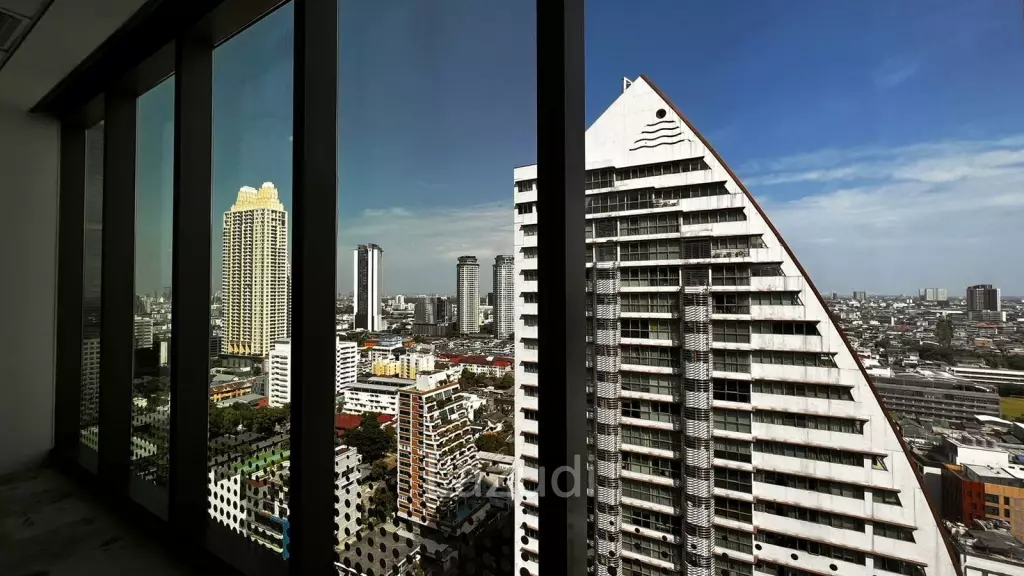 Prime Office Space in AIA Sathorn Tower in Bangkok