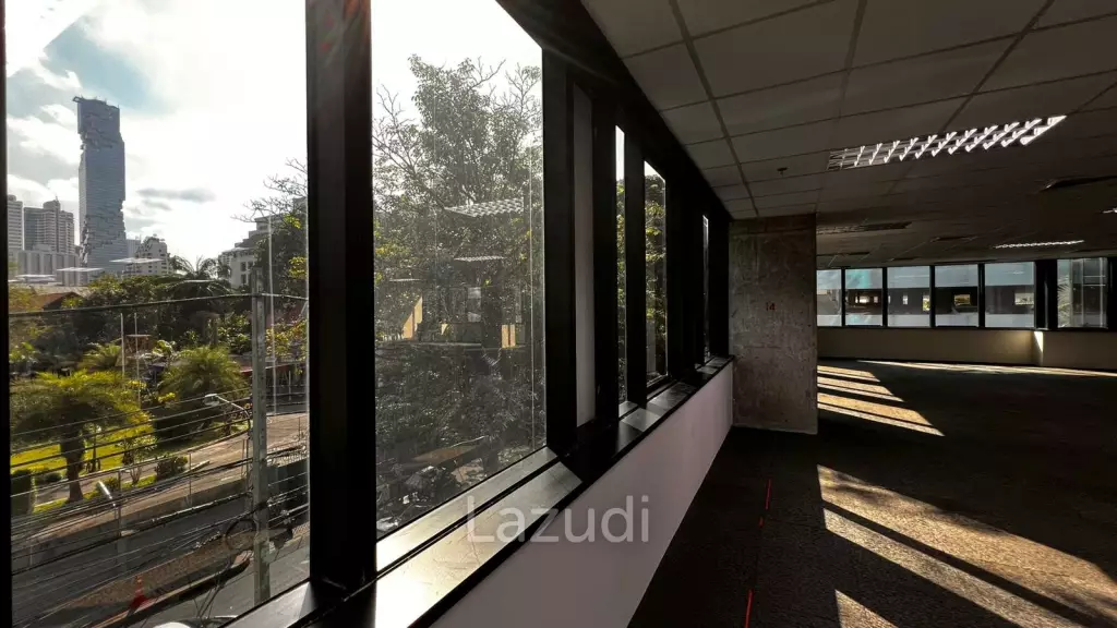 Office For Rent At Harindhorn Building