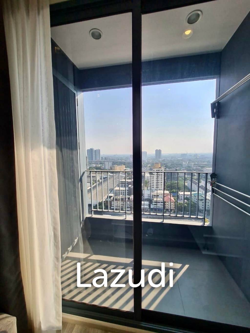 1 Bed 1 Bath 53 SQ.M IDEO Mobi Sukhumvit 66