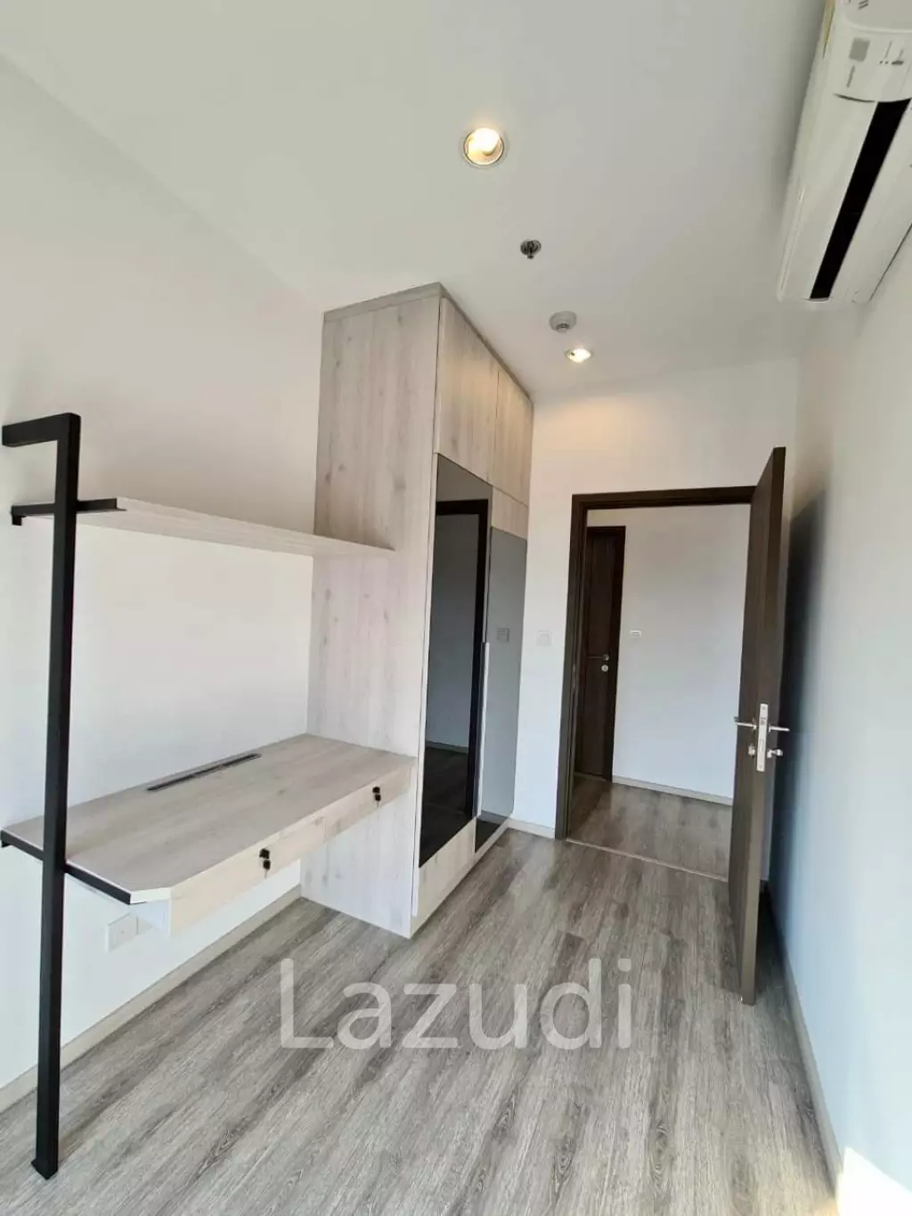 1 Bed 1 Bath 53 SQ.M IDEO Mobi Sukhumvit 66