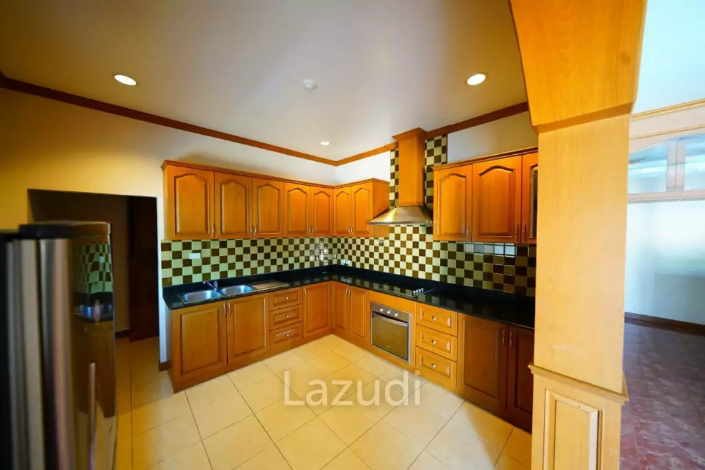 3 Bedroom Pool Villa in Soi Siam Country Club