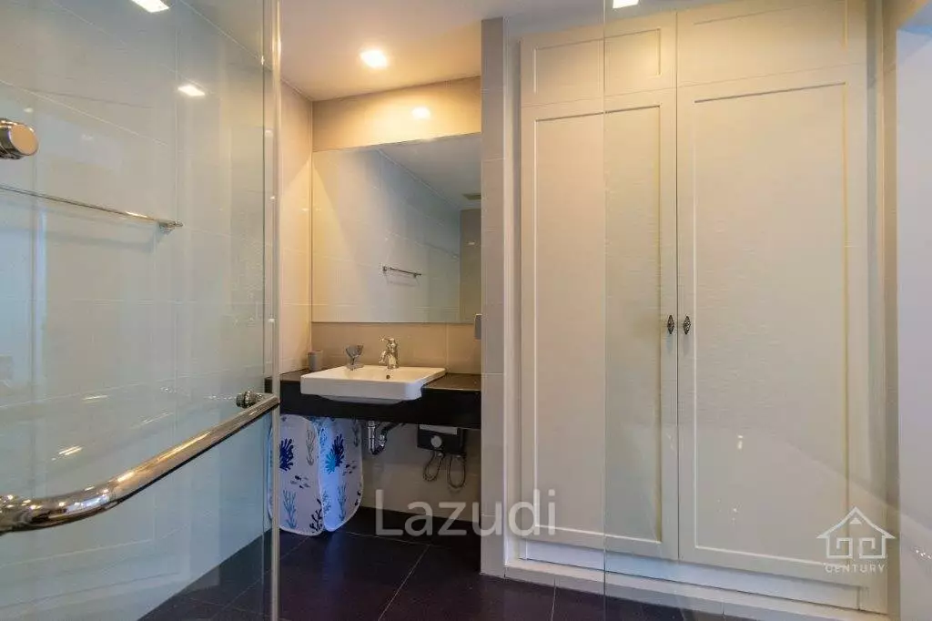 SANTORA :  Well presented 2 bed condo with pool view