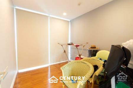 Beautiful Sea views 4 bed beach front condo on Luxury complex