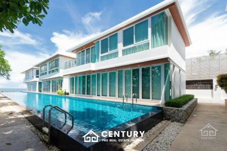 Beautiful Sea views 4 bed beach front condo on Luxury complex