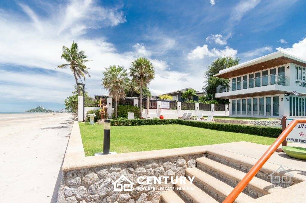 Beautiful Sea views 4 bed beach front condo on Luxury complex