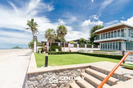 Beautiful Sea views 4 bed beach front condo on Luxury complex