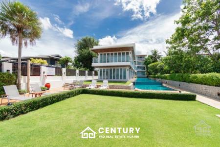 Beautiful Sea views 4 bed beach front condo on Luxury complex