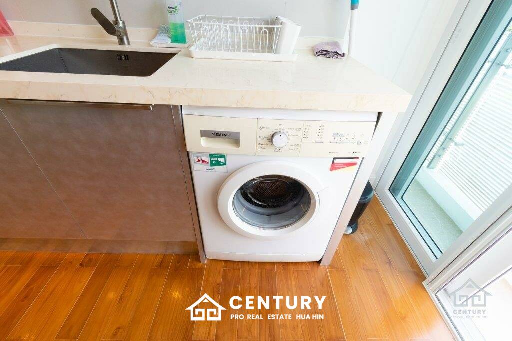 Beautiful Sea views 4 bed beach front condo on Luxury complex