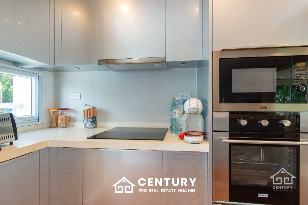 Beautiful Sea views 4 bed beach front condo on Luxury complex