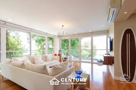 Beautiful Sea views 4 bed beach front condo on Luxury complex