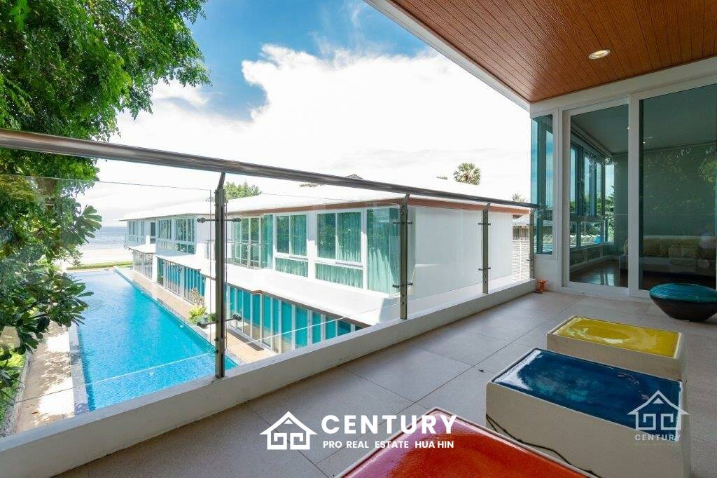 Beautiful Sea views 4 bed beach front condo on Luxury complex