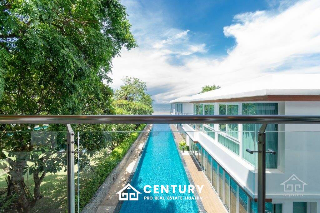 Beautiful Sea views 4 bed beach front condo on Luxury complex