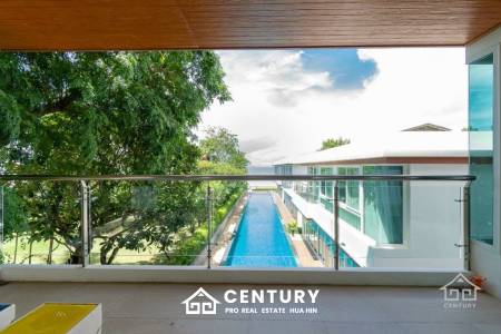 Beautiful Sea views 4 bed beach front condo on Luxury complex