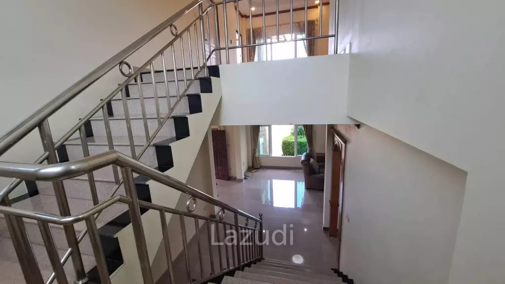 2 Storeys House with Swimming Pool