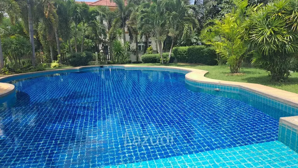 2 Storeys House with Swimming Pool