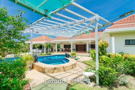 SIAM VILLA : Large 4 bed Pool Villa On Big Plot near town and beaches