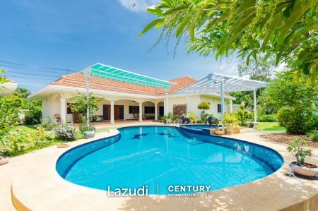 SIAM VILLA : Large 4 bed Pool Villa On Big Plot near town and beaches