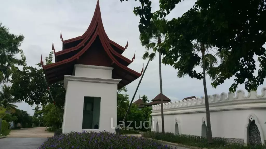 4 Bed 320 SQ.M Pool Villa in North Pattaya