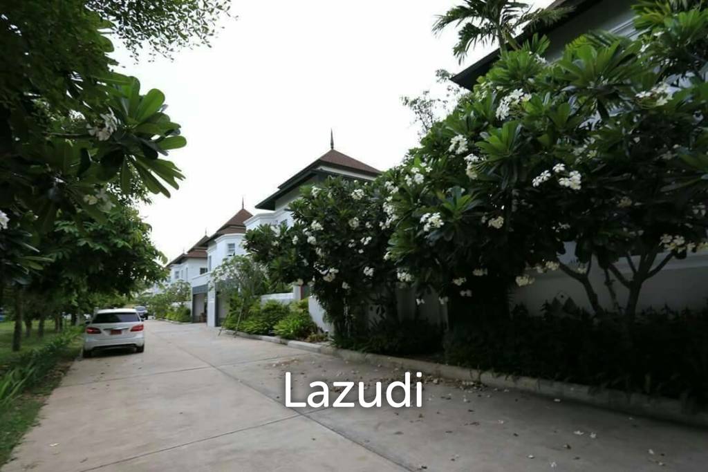 4 Bed 320 SQ.M Pool Villa in North Pattaya