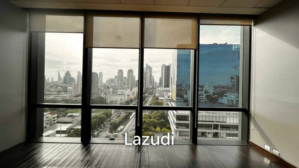 Office For Rent At Pipatanasin Building