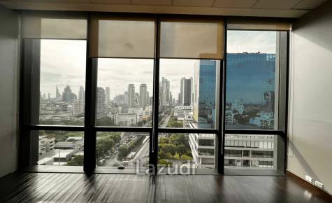 Office For Rent At Pipatanasin Building