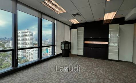Office For Rent At Pipatanasin Building