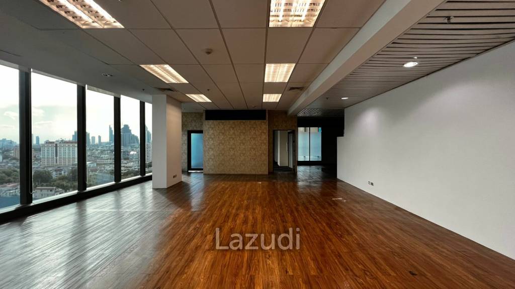 Office For Rent At Pipatanasin Building