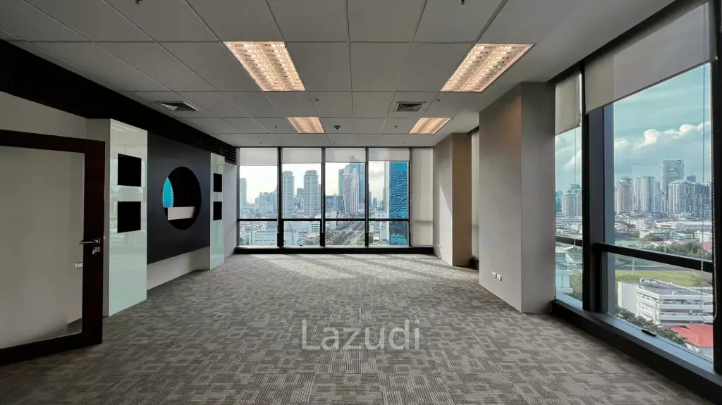Office For Rent At Pipatanasin Building