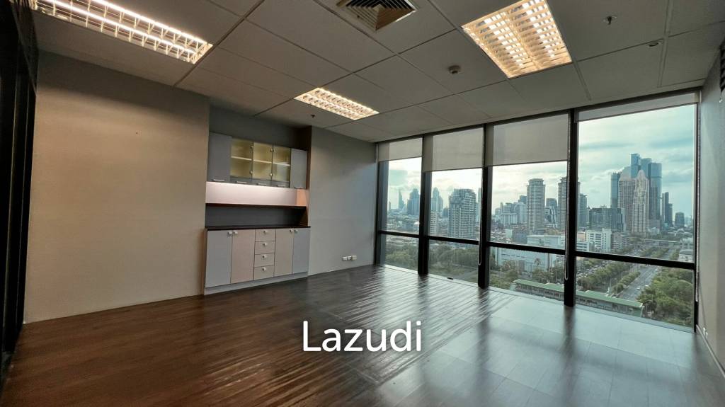 Office For Rent At Pipatanasin Building