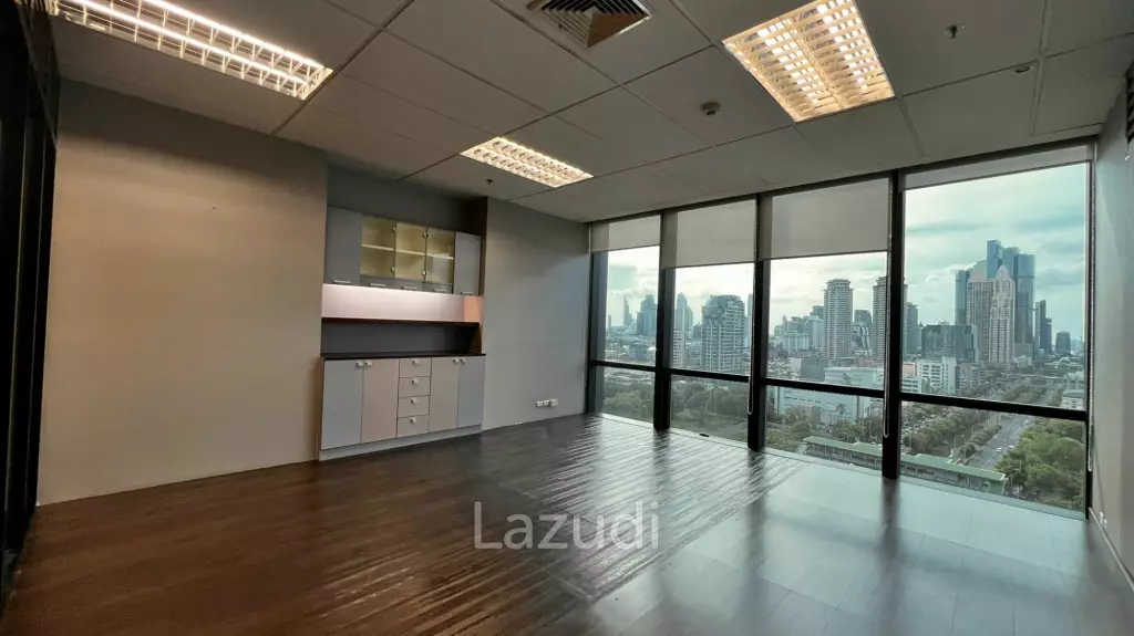 Office For Rent At Pipatanasin Building
