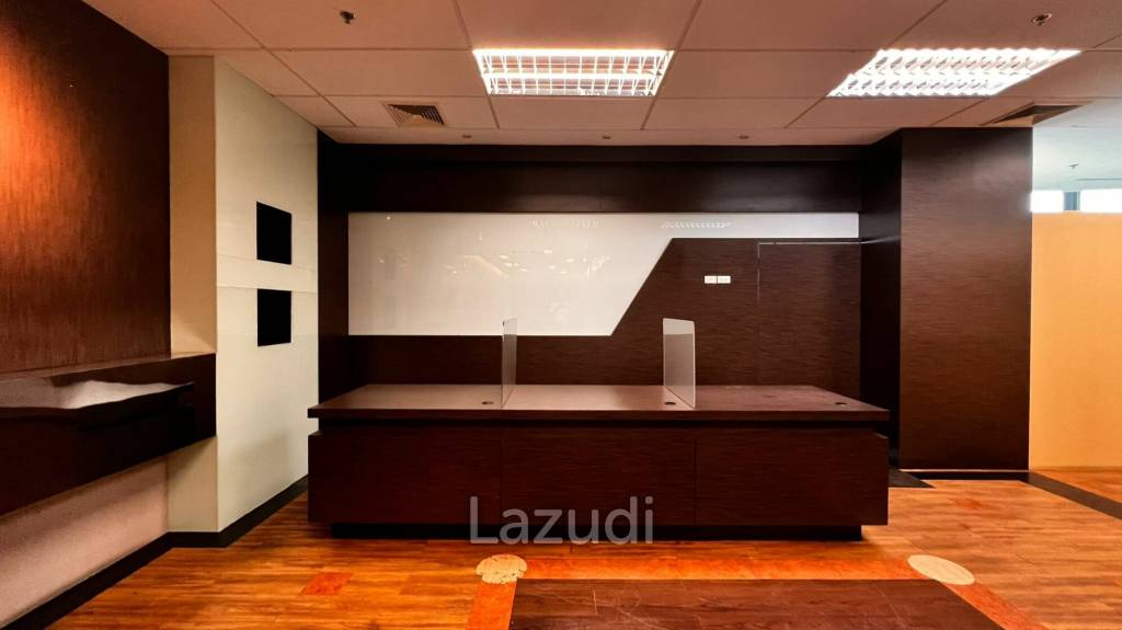 Office For Rent At Pipatanasin Building