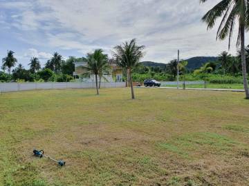1096 Sqm Land For Sale in Wang Pong