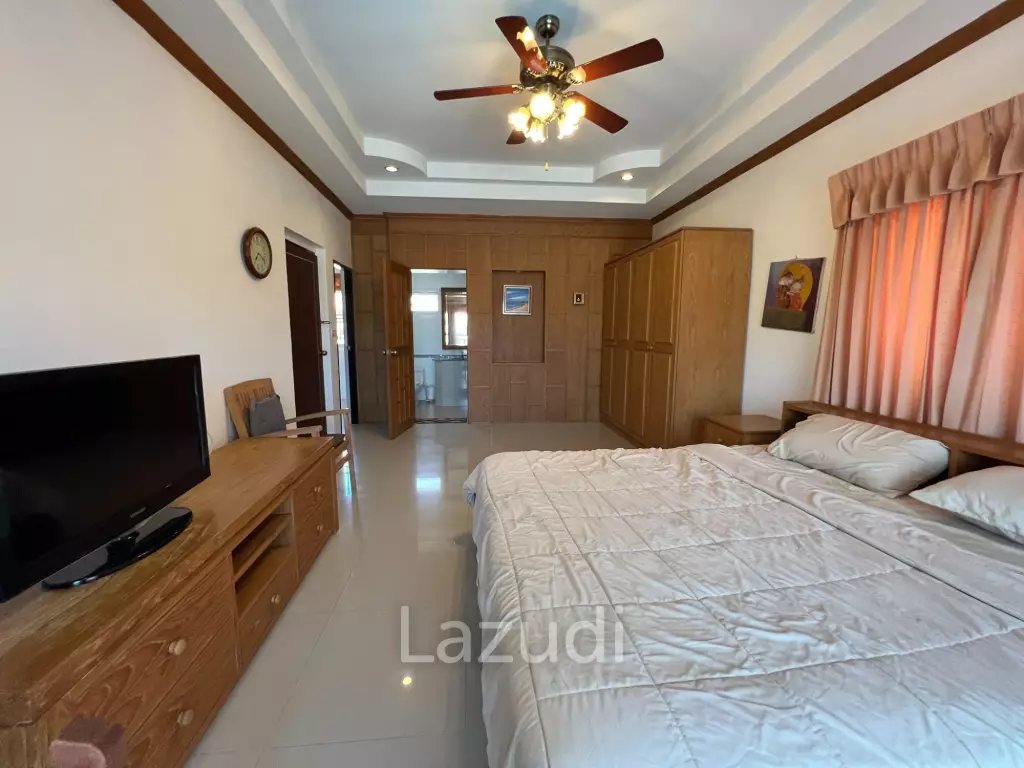3 Bed 365 SQ.M Pool Villa on the Sea Side