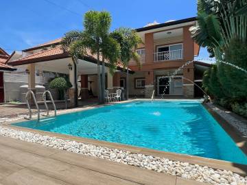 Pool Villa on the Sea Side for Sale