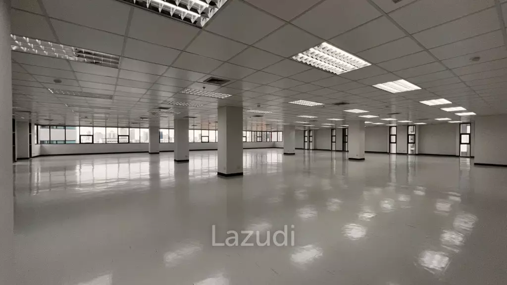 Office For Rent At Panjabhum Building