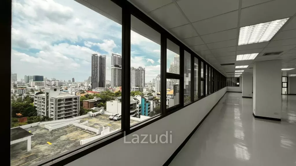 Office For Rent At Panjabhum Building