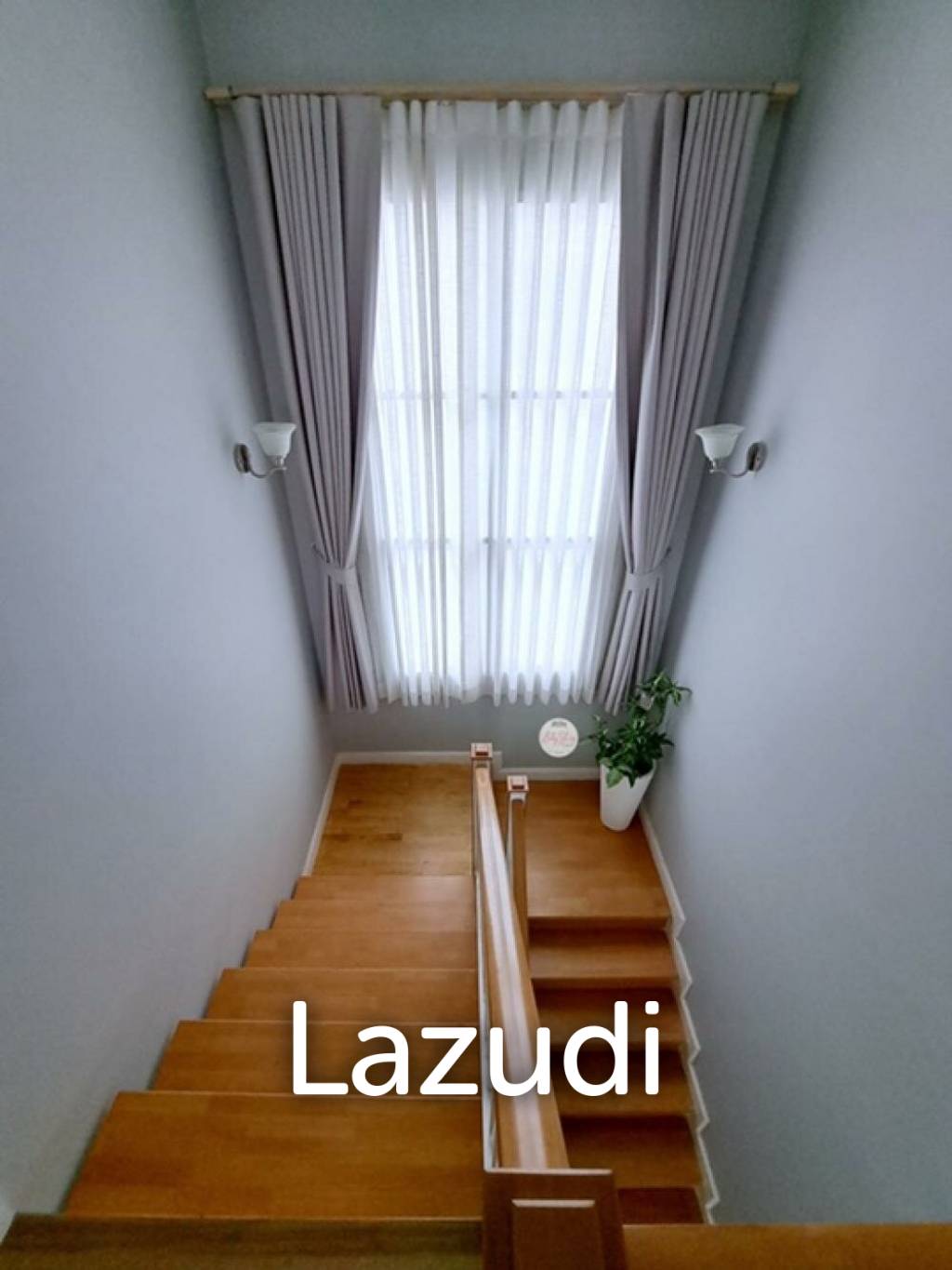 3 Bed 5 Bath House For Sale