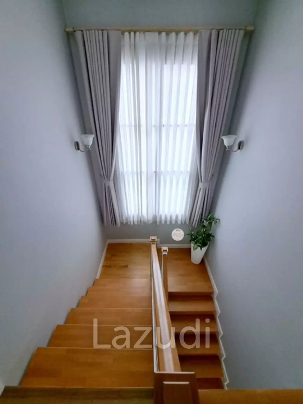 3 Bed 5 Bath House For Sale