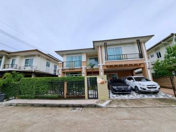 3 Bed 5 Bath House For Sale