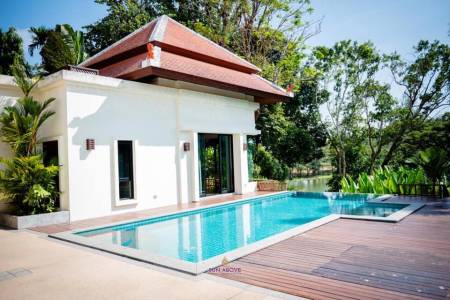 3 Bed 4 Bath Pool Villa For Sale in Nai Harn Baan Bua