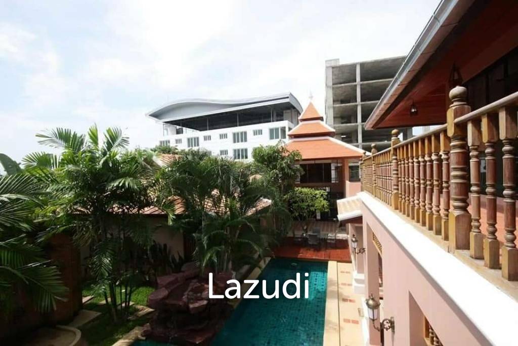 10 Bedrooms 8 Bathroom Villa at Pratamnak