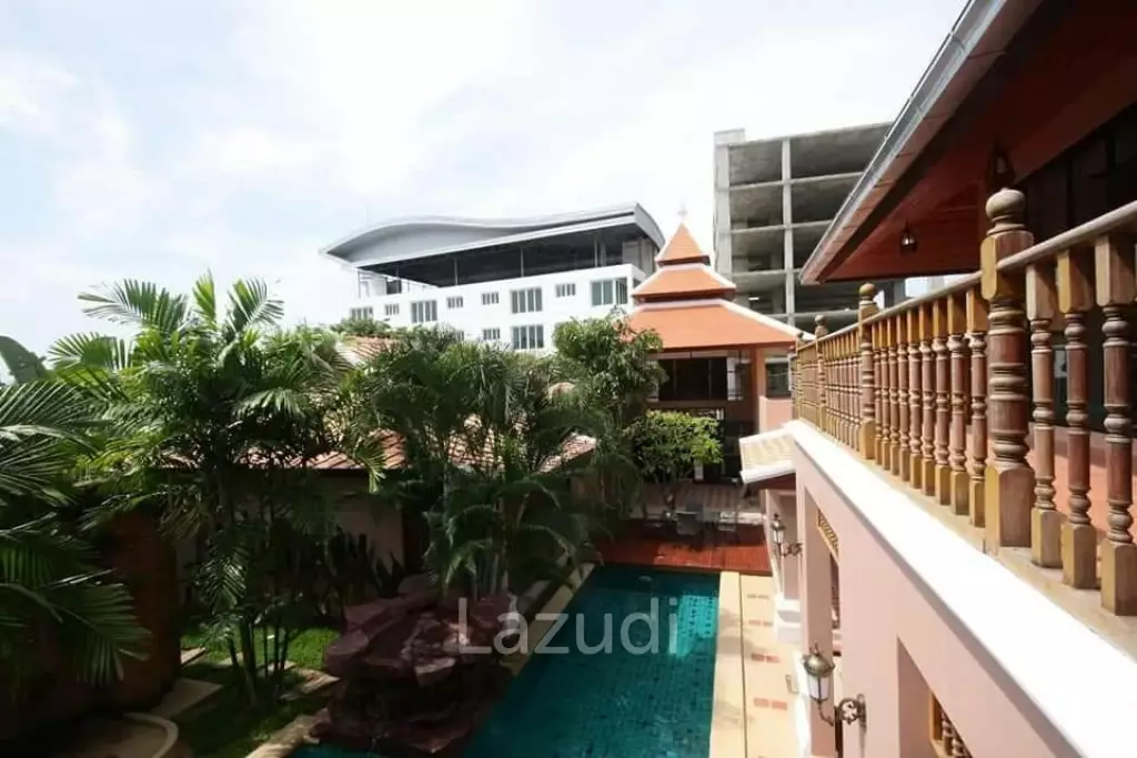 10 Bedrooms 8 Bathroom Villa at Pratamnak