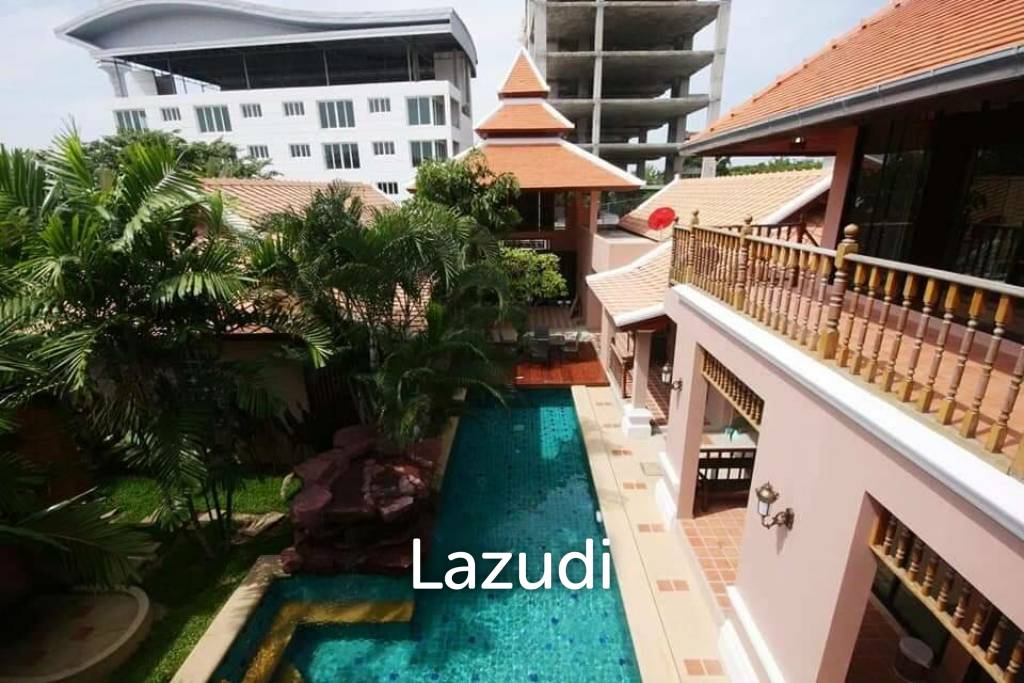 10 Bedrooms 8 Bathroom Villa at Pratamnak