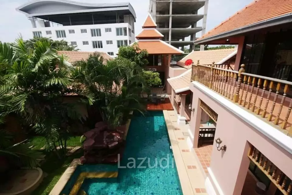 10 Bedrooms 8 Bathroom Villa at Pratamnak