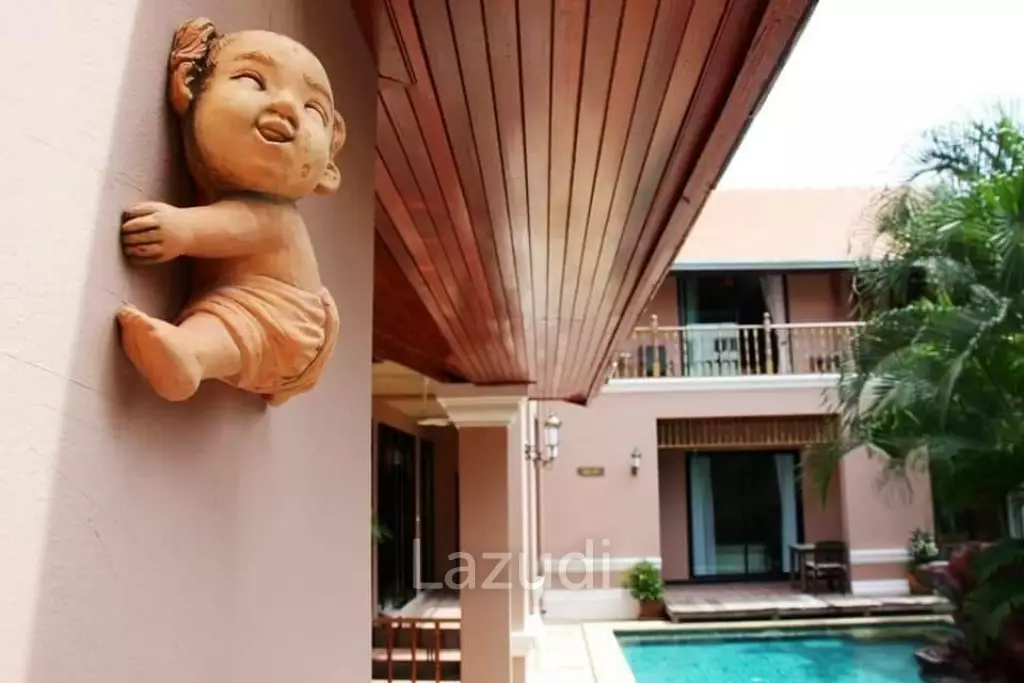 10 Bedrooms 8 Bathroom Villa at Pratamnak
