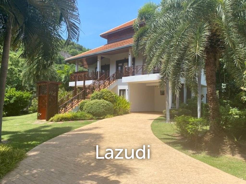 WHITE LOTUS 2 : Stunning 4 Bed Bali Style Mountain View Pool Villa
