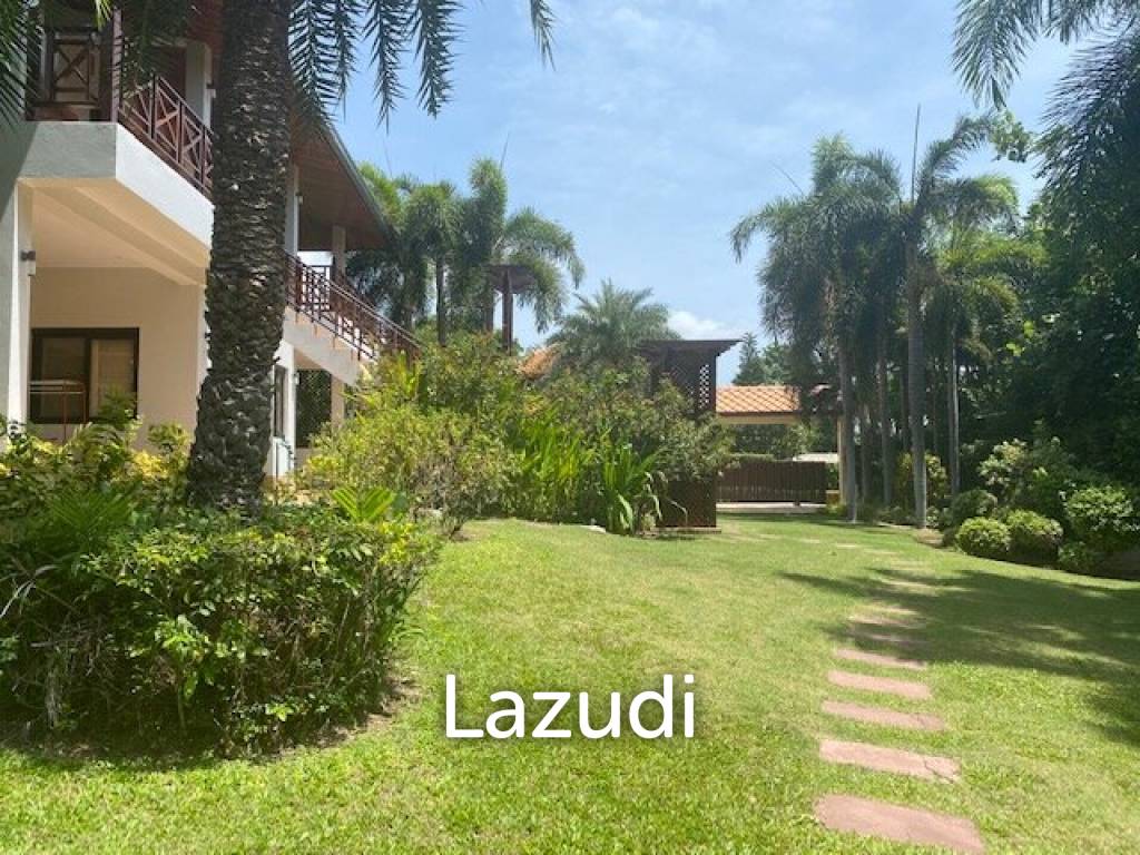 WHITE LOTUS 2 : Stunning 4 Bed Bali Style Mountain View Pool Villa