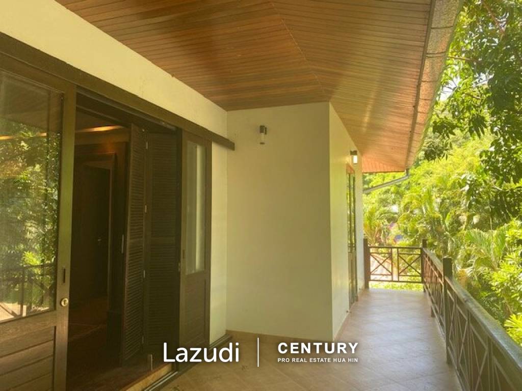 WHITE LOTUS 2 : Stunning 4 Bed Bali Style Mountain View Pool Villa