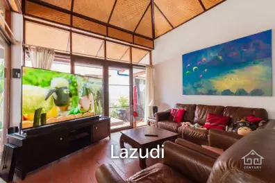 VILLA VISTA : Good Value 4 bed villa with direct access to huge communal pool, gardens and clubhouse.