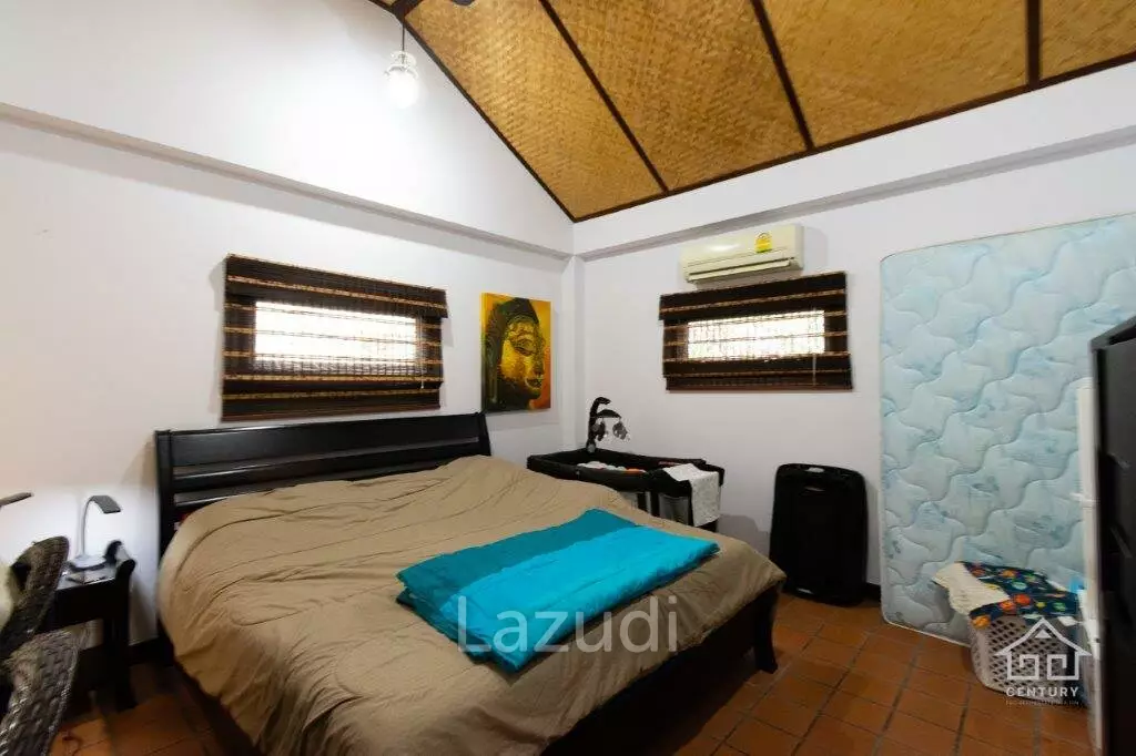 VILLA VISTA : Good Value 4 bed villa with direct access to huge communal pool, gardens and clubhouse.